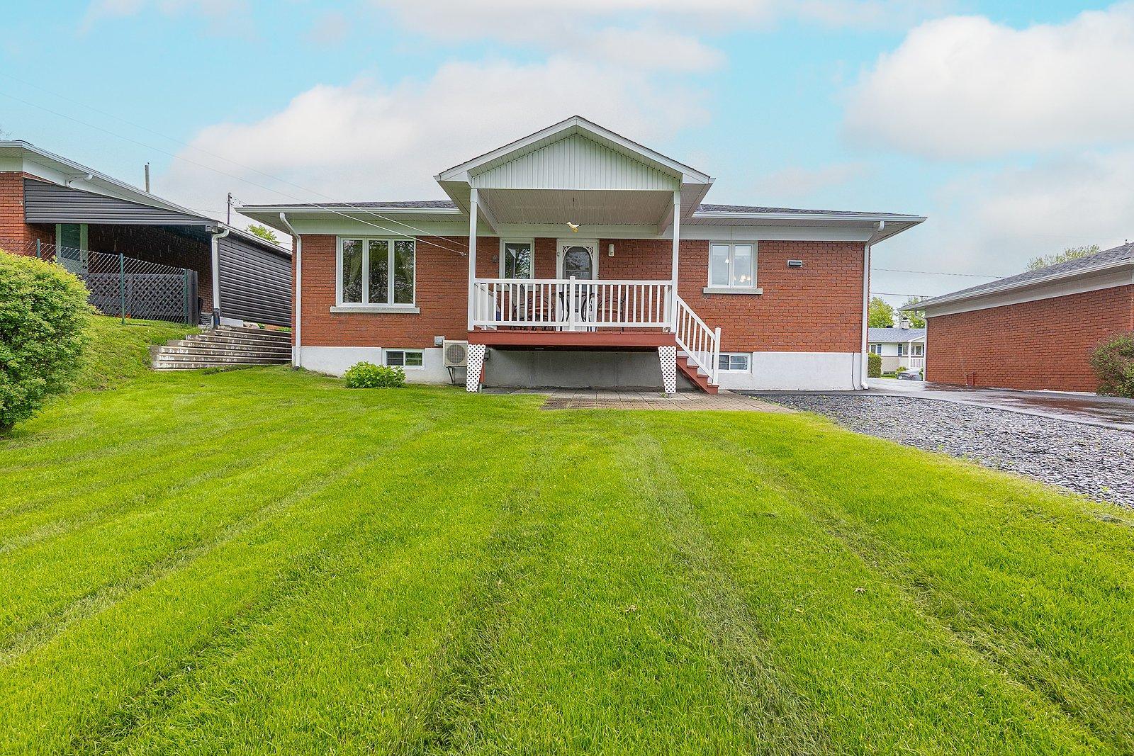 









187


Rue Jean-Talon

,
Sherbrooke (Fleurimont),




QC
J1G3B3


