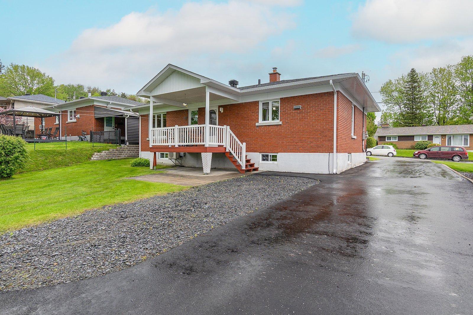 









187


Rue Jean-Talon

,
Sherbrooke (Fleurimont),




QC
J1G3B3

