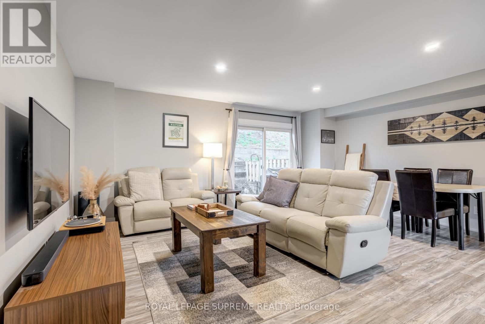 












21 - 135 CHALMERS STREET S

,
Cambridge,




Ontario
N1R6M2

