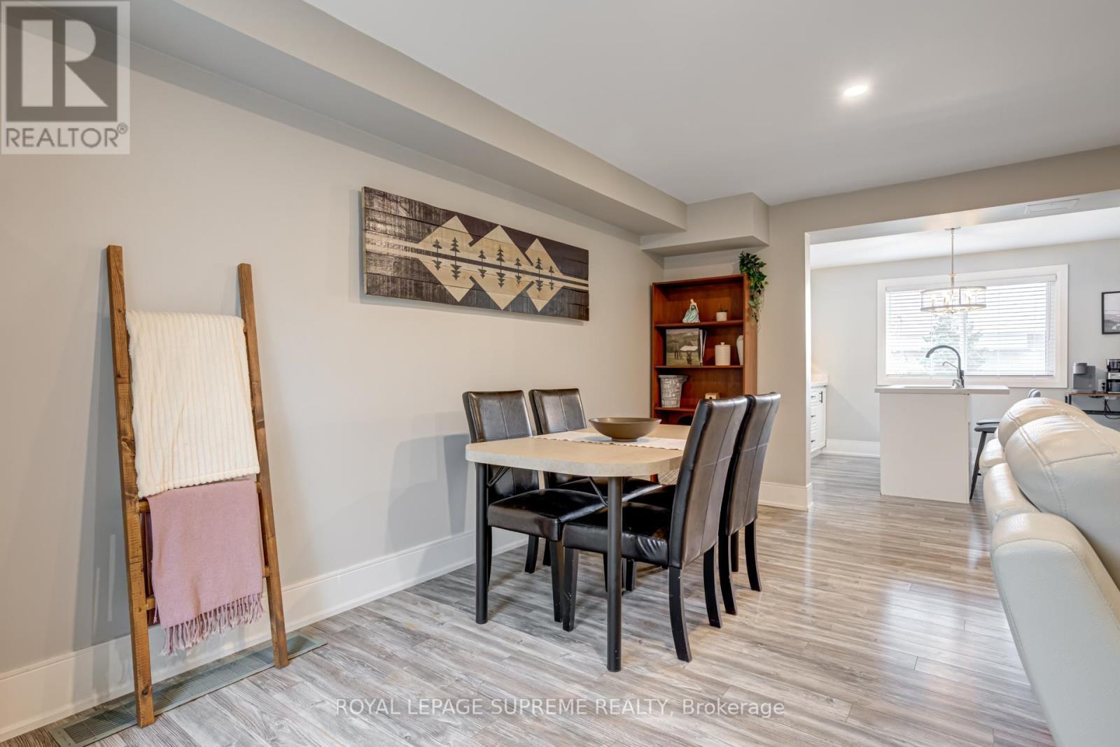 












21 - 135 CHALMERS STREET S

,
Cambridge,




Ontario
N1R6M2

