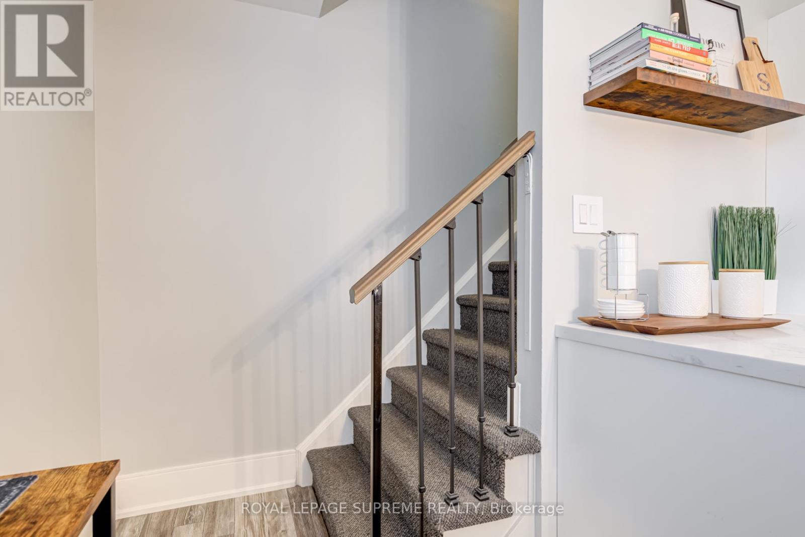 












21 - 135 CHALMERS STREET S

,
Cambridge,




Ontario
N1R6M2

