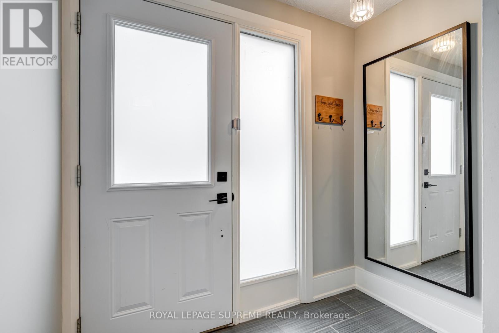 












21 - 135 CHALMERS STREET S

,
Cambridge,




Ontario
N1R6M2

