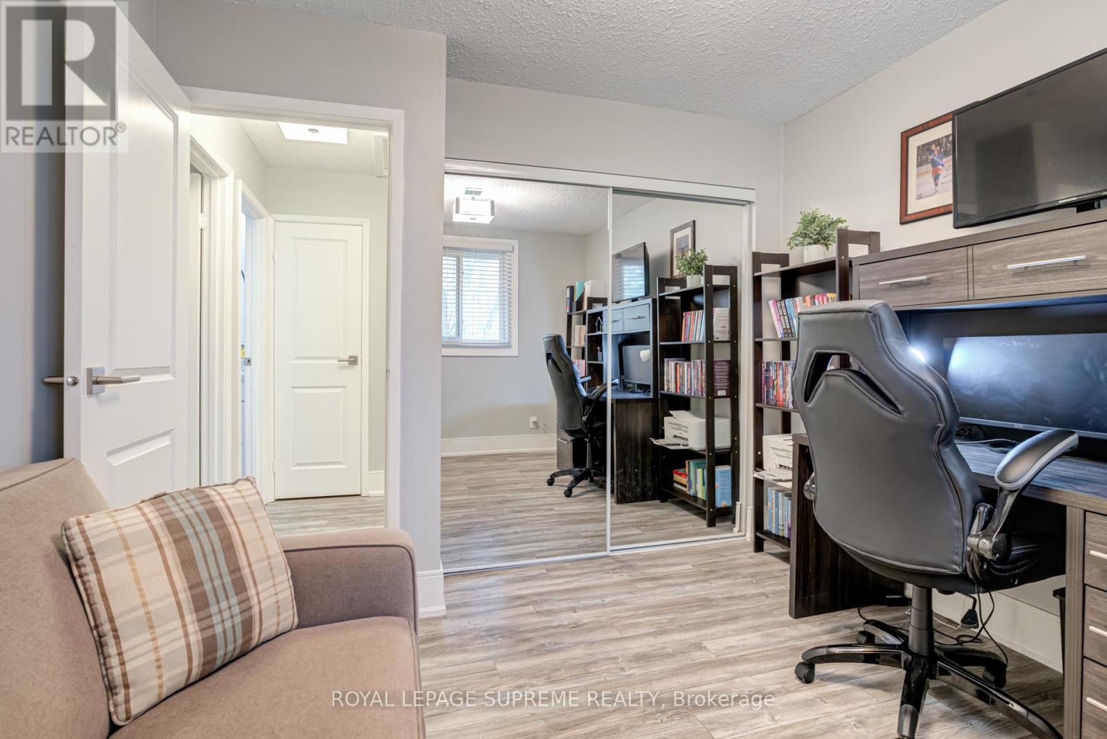 












21 - 135 CHALMERS STREET S

,
Cambridge,




Ontario
N1R6M2

