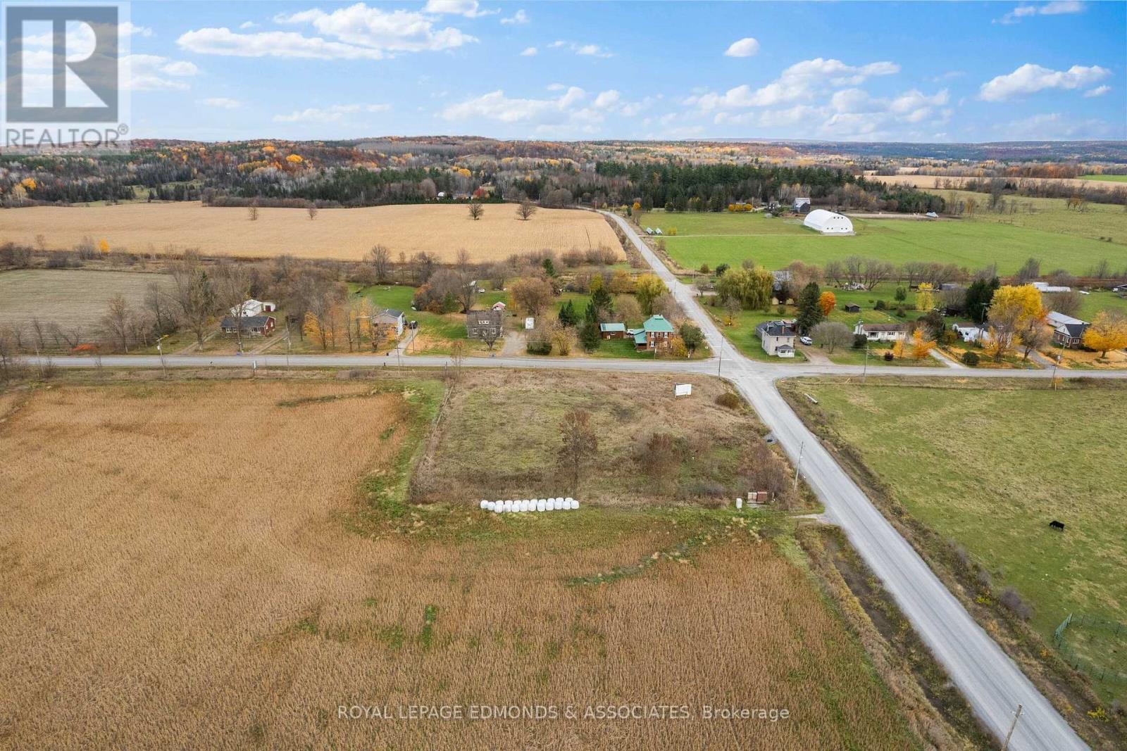 












2402 FORESTERS FALLS ROAD

,
Whitewater Region,







Ontario
K0J1V0

