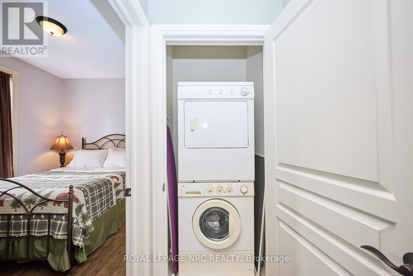 












20 HENRY STREET

,
Niagara-on-the-Lake (Virgil),




Ontario
L0S1T0

