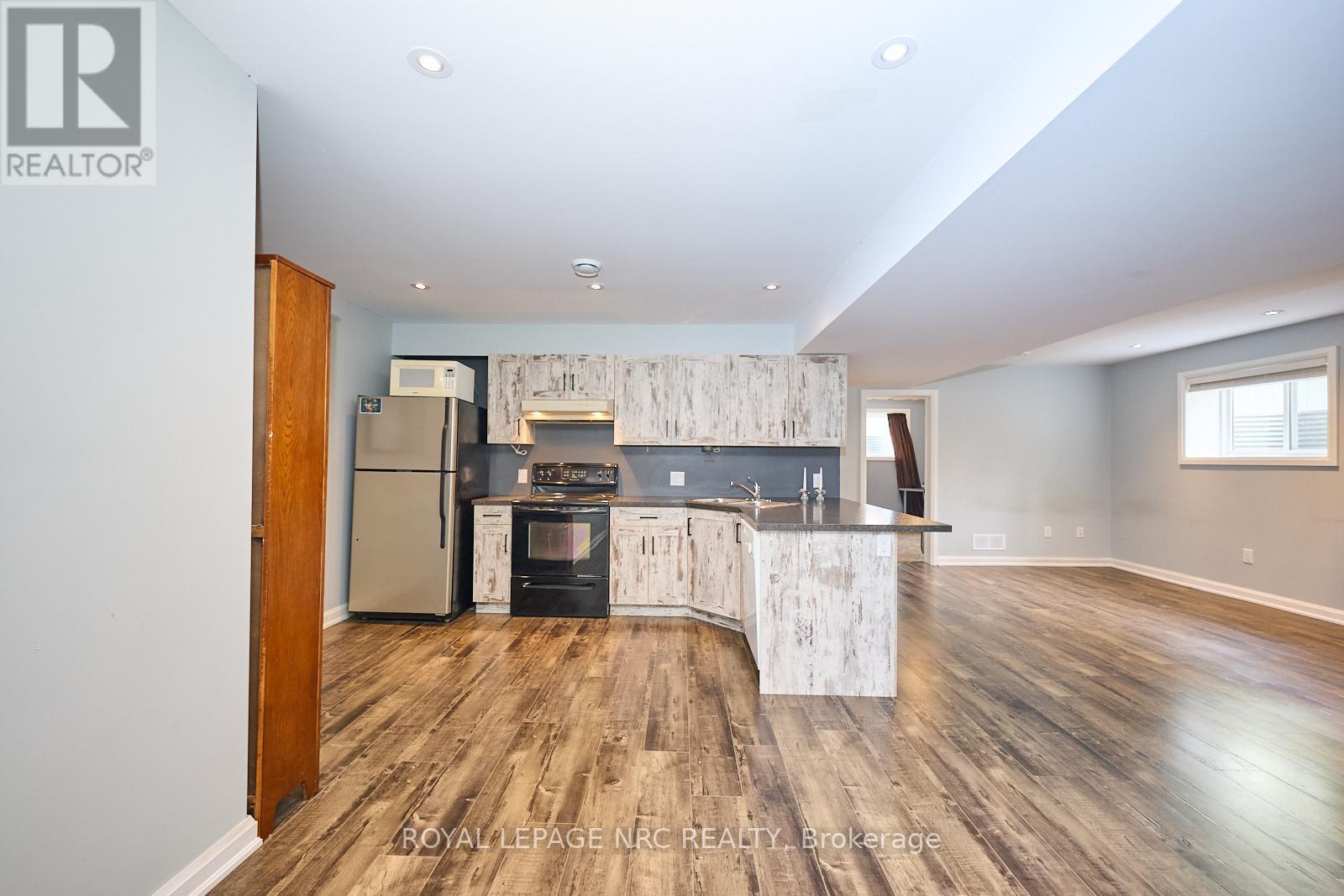 












20 HENRY STREET

,
Niagara-on-the-Lake (Virgil),




Ontario
L0S1T0

