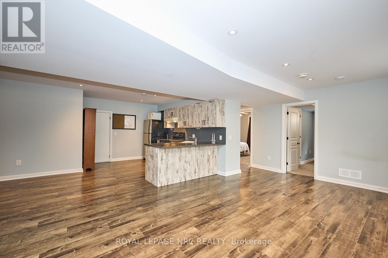 












20 HENRY STREET

,
Niagara-on-the-Lake (Virgil),




Ontario
L0S1T0

