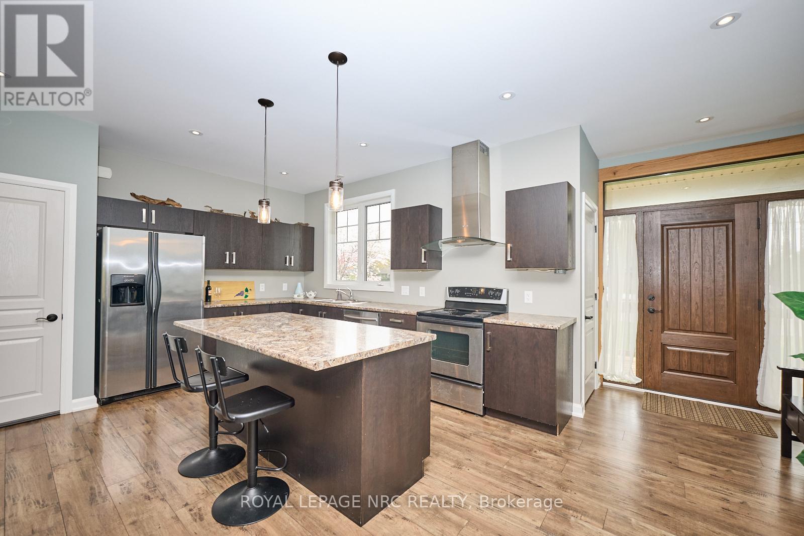 












20 HENRY STREET

,
Niagara-on-the-Lake (Virgil),




Ontario
L0S1T0

