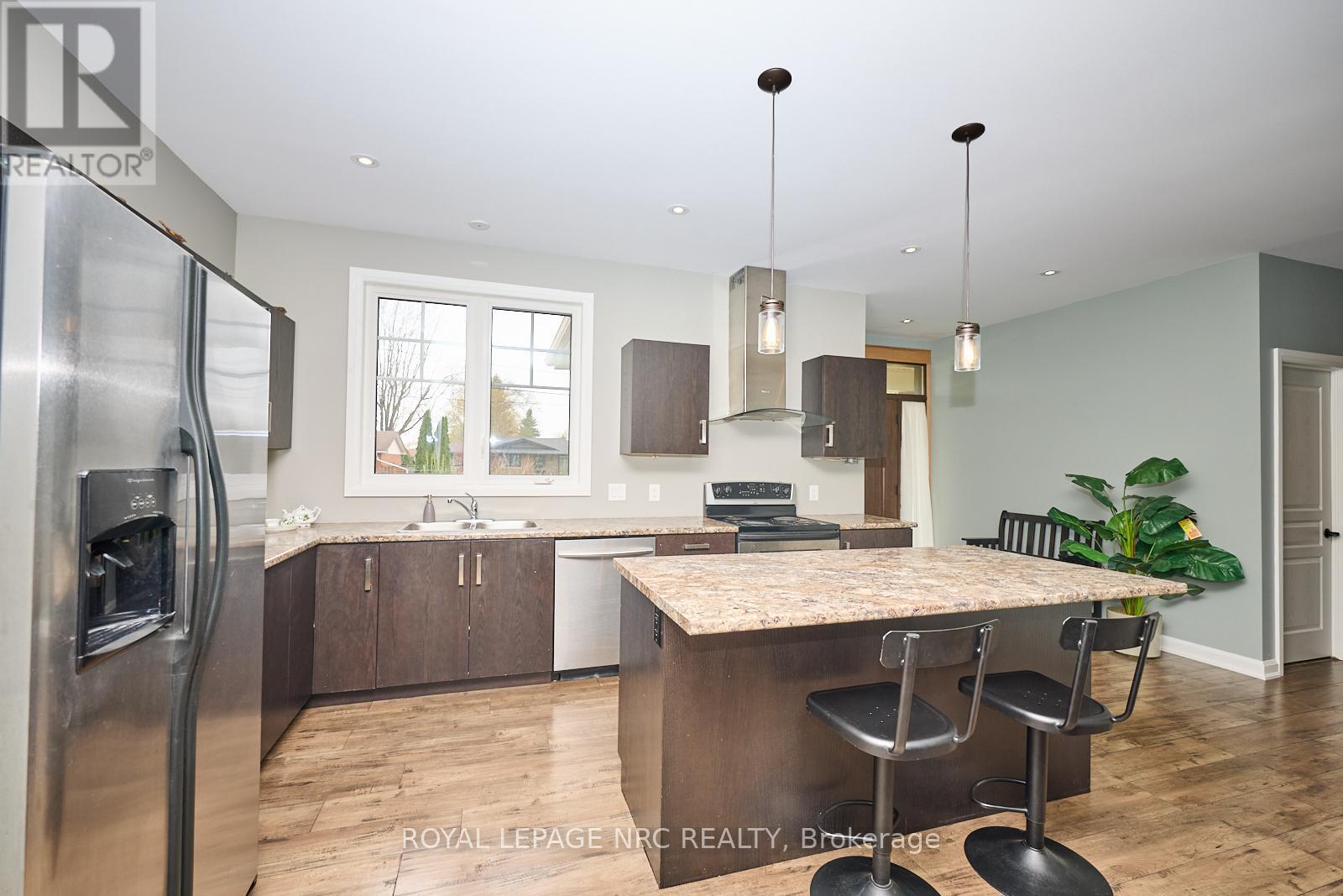 












20 HENRY STREET

,
Niagara-on-the-Lake (Virgil),




Ontario
L0S1T0

