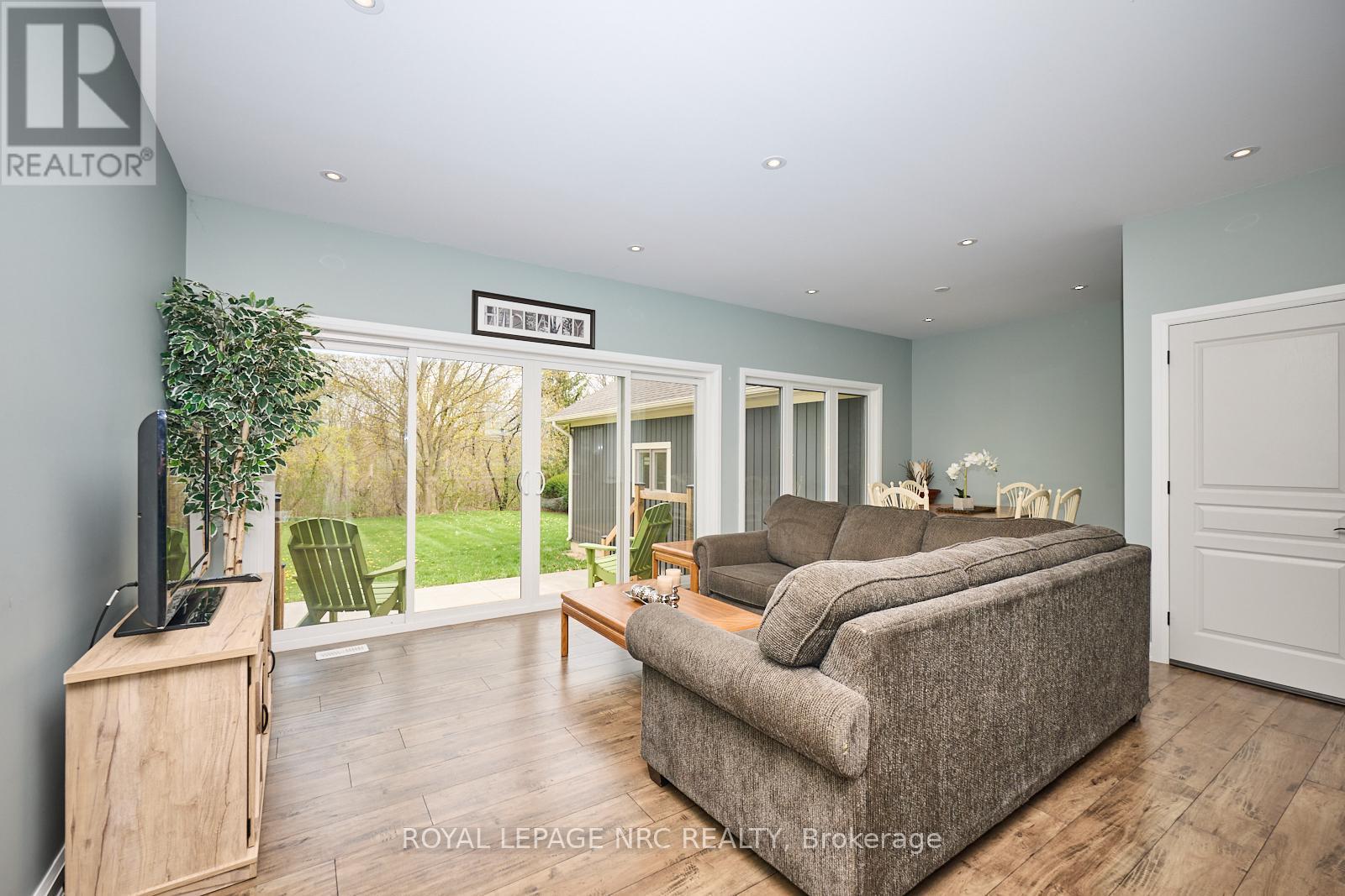 












20 HENRY STREET

,
Niagara-on-the-Lake (Virgil),




Ontario
L0S1T0

