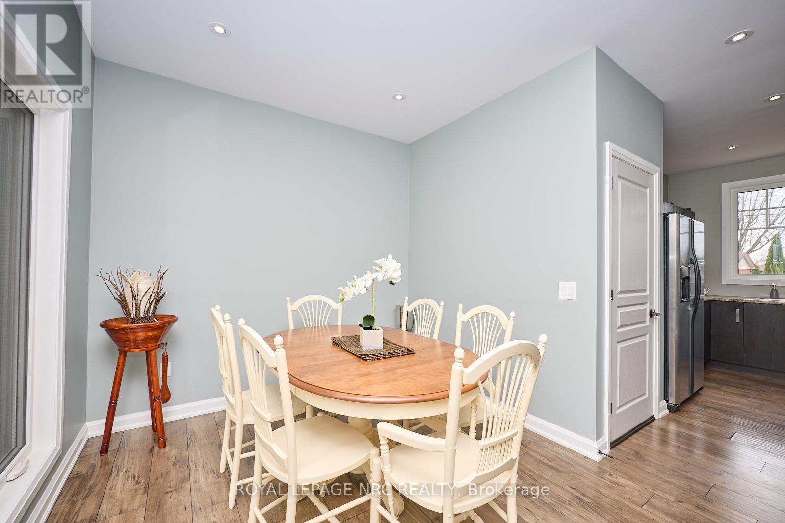 












20 HENRY STREET

,
Niagara-on-the-Lake (Virgil),




Ontario
L0S1T0

