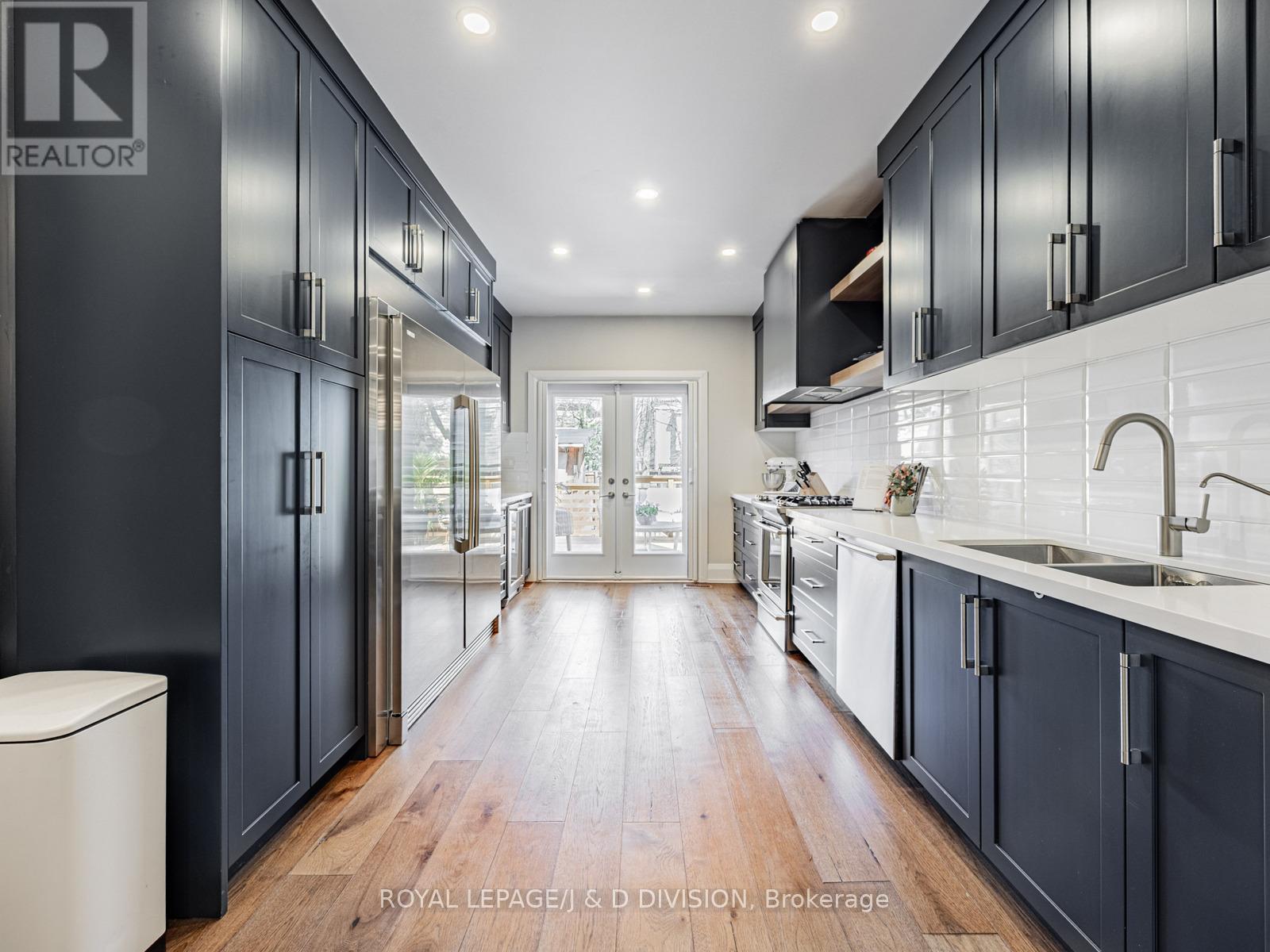 












291 HIGHFIELD ROAD

,
Toronto,




Ontario
M4L2V4

