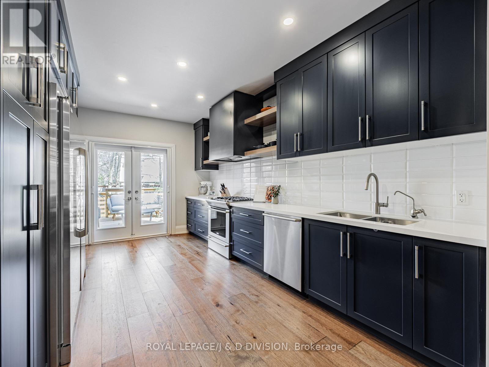












291 HIGHFIELD ROAD

,
Toronto,




Ontario
M4L2V4

