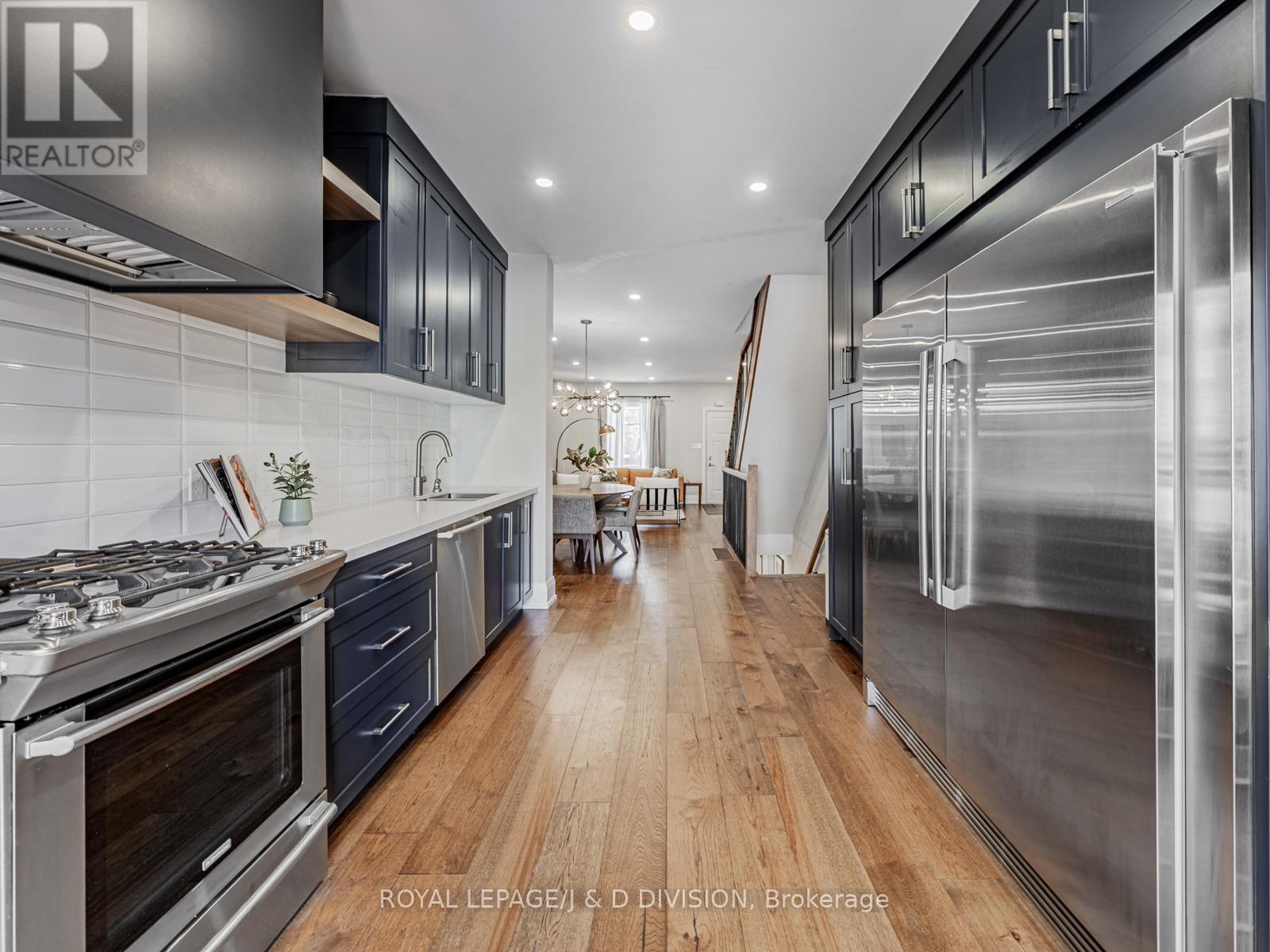 












291 HIGHFIELD ROAD

,
Toronto,




Ontario
M4L2V4

