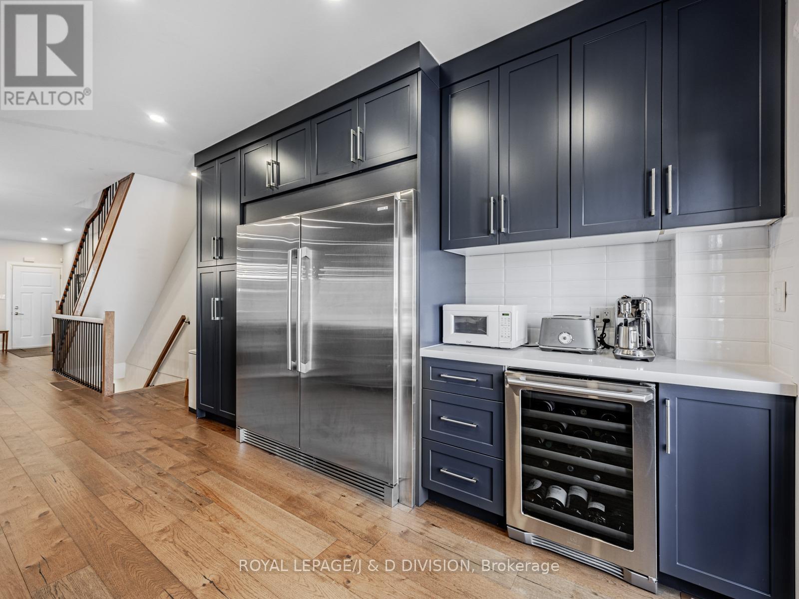












291 HIGHFIELD ROAD

,
Toronto,




Ontario
M4L2V4

