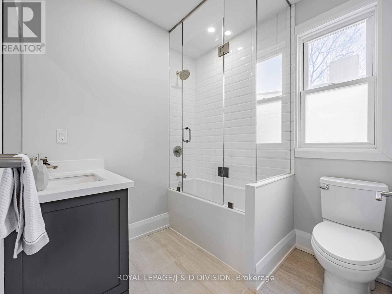 












291 HIGHFIELD ROAD

,
Toronto,




Ontario
M4L2V4

