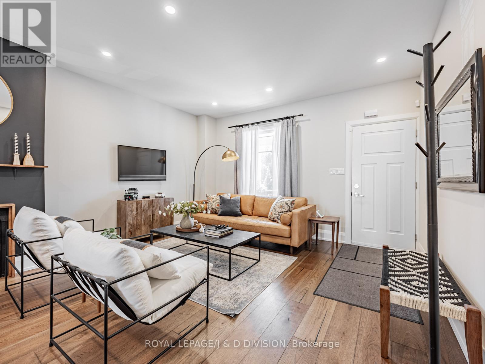 












291 HIGHFIELD ROAD

,
Toronto,




Ontario
M4L2V4

