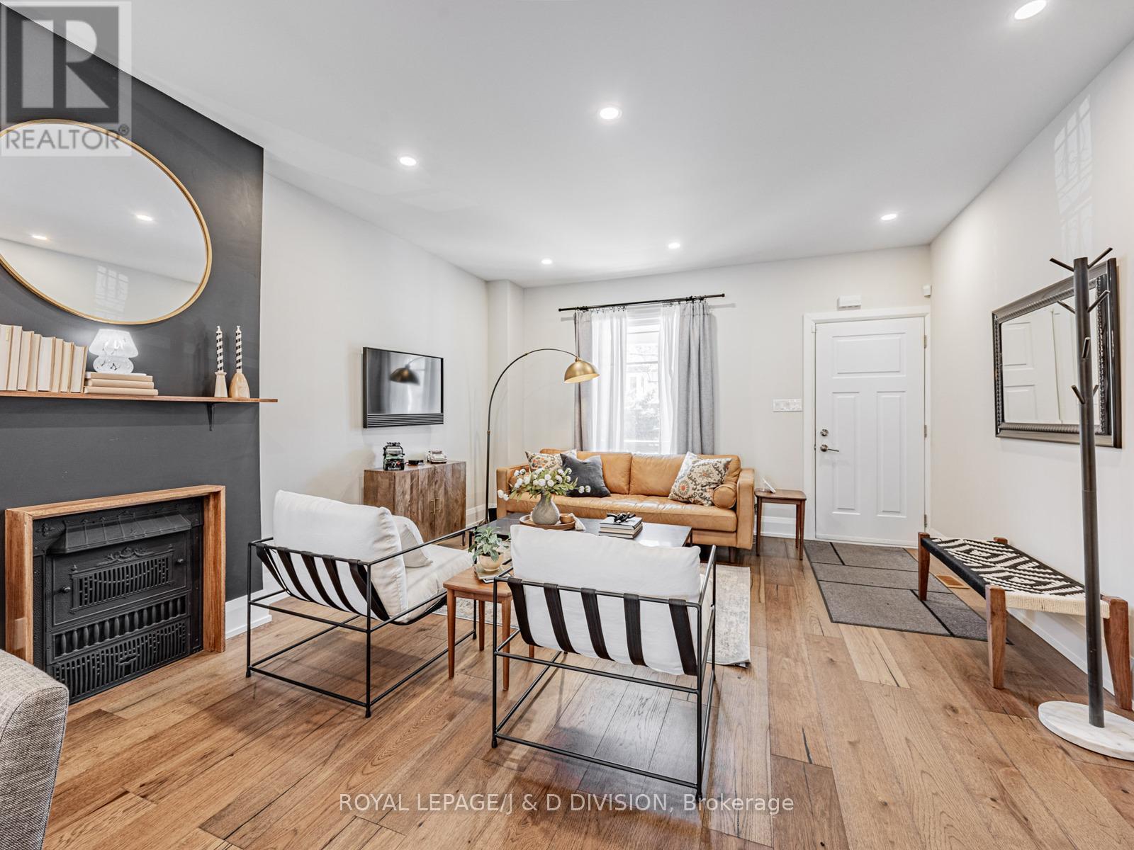 












291 HIGHFIELD ROAD

,
Toronto,




Ontario
M4L2V4

