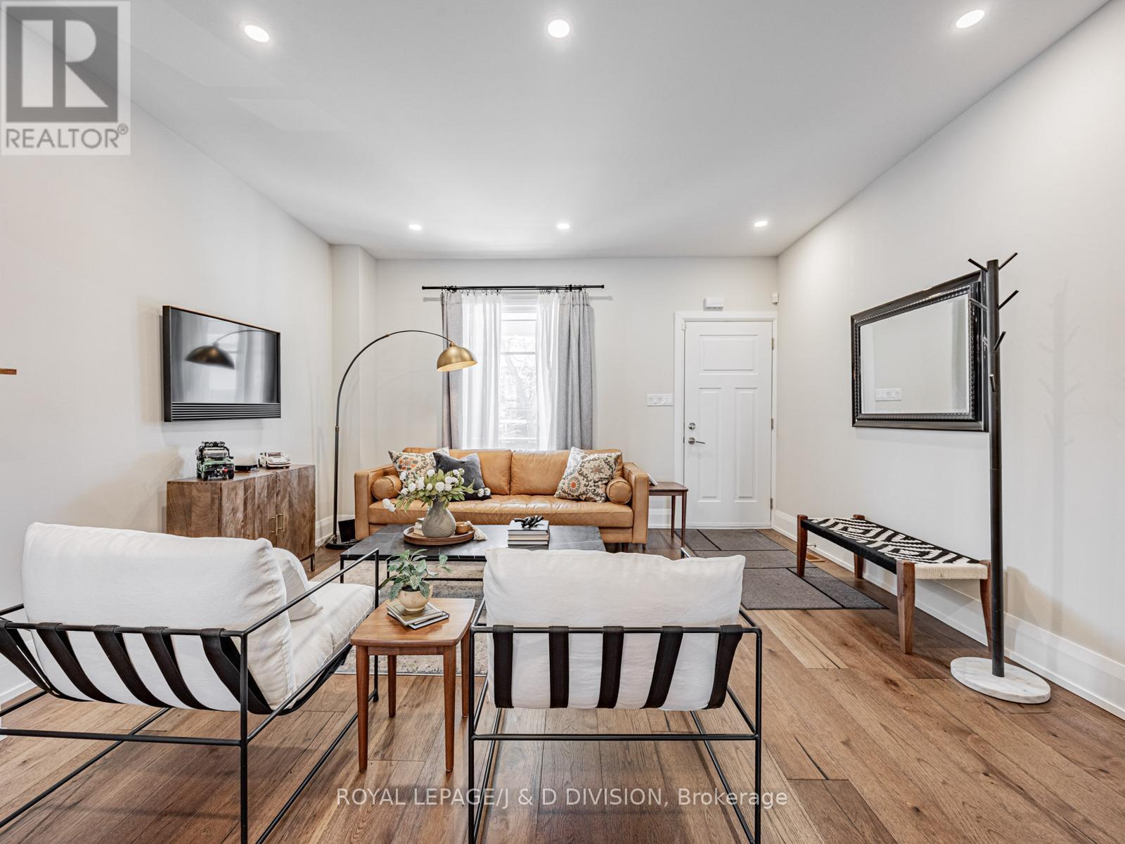 












291 HIGHFIELD ROAD

,
Toronto,




Ontario
M4L2V4

