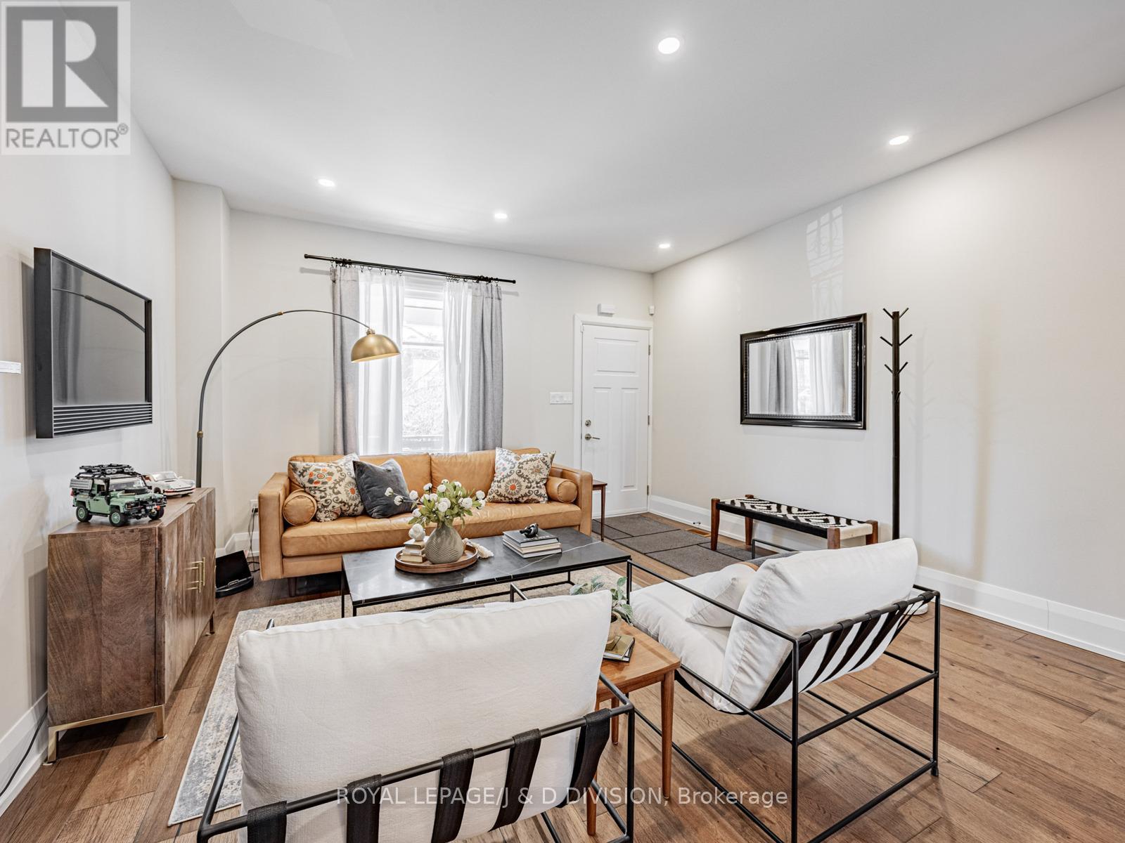 












291 HIGHFIELD ROAD

,
Toronto,




Ontario
M4L2V4

