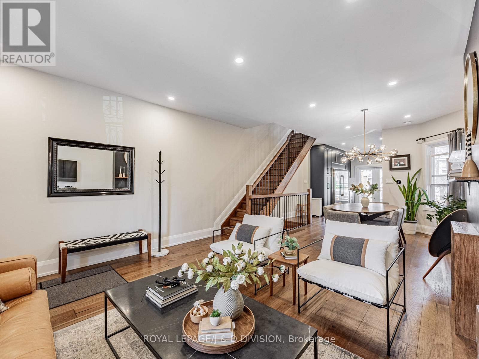 












291 HIGHFIELD ROAD

,
Toronto,




Ontario
M4L2V4

