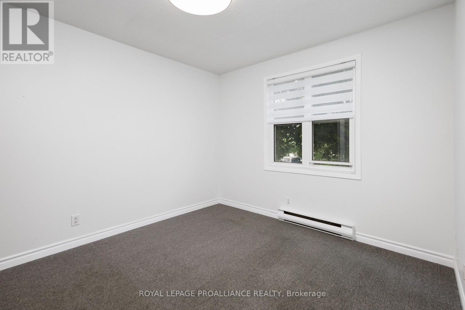 












202 - 25 COLLEGE STREET E

,
Belleville (Belleville Ward),




Ontario
K8P2E3

