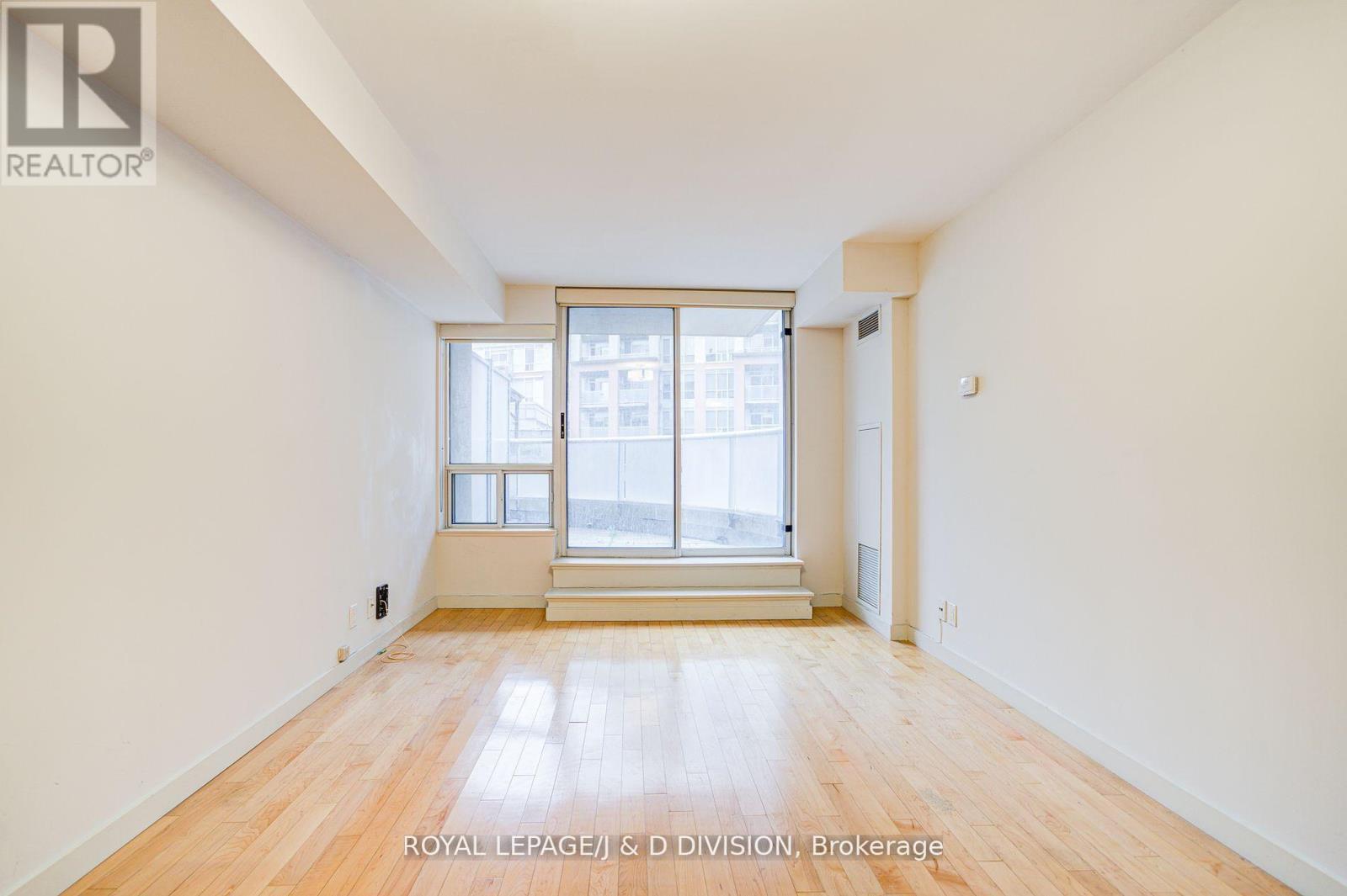 












425 - 1005 KING STREET W

,
Toronto,




Ontario
M6K3M8

