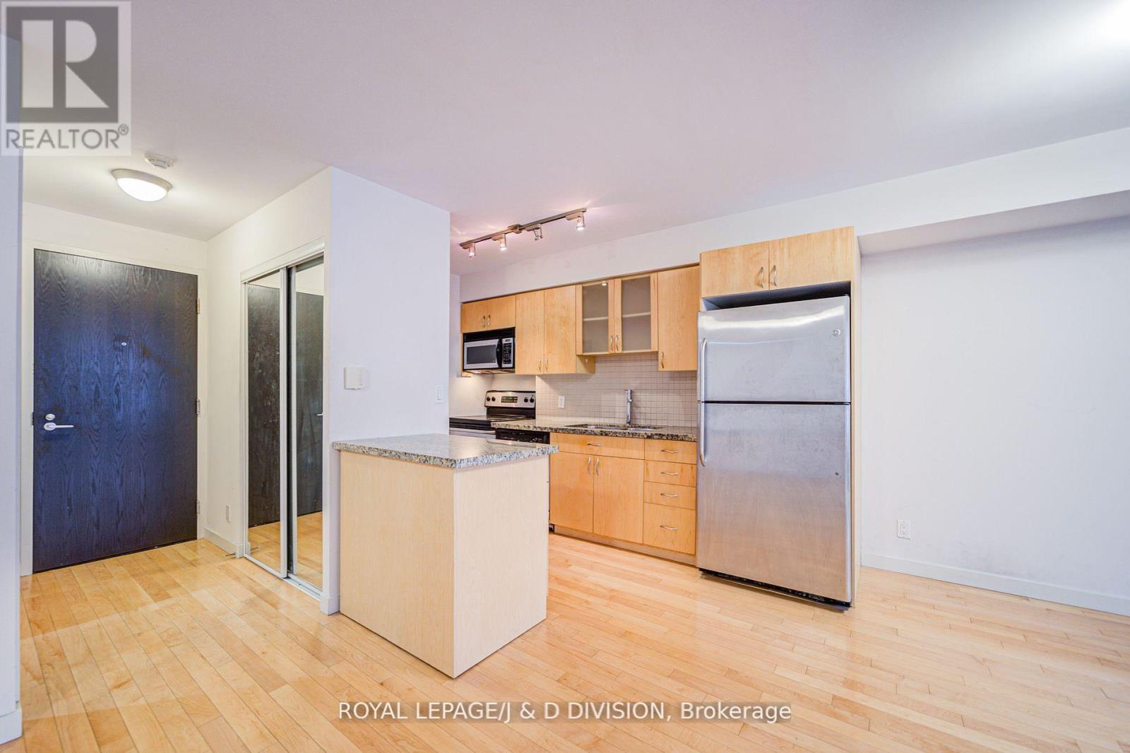 












425 - 1005 KING STREET W

,
Toronto,




Ontario
M6K3M8

