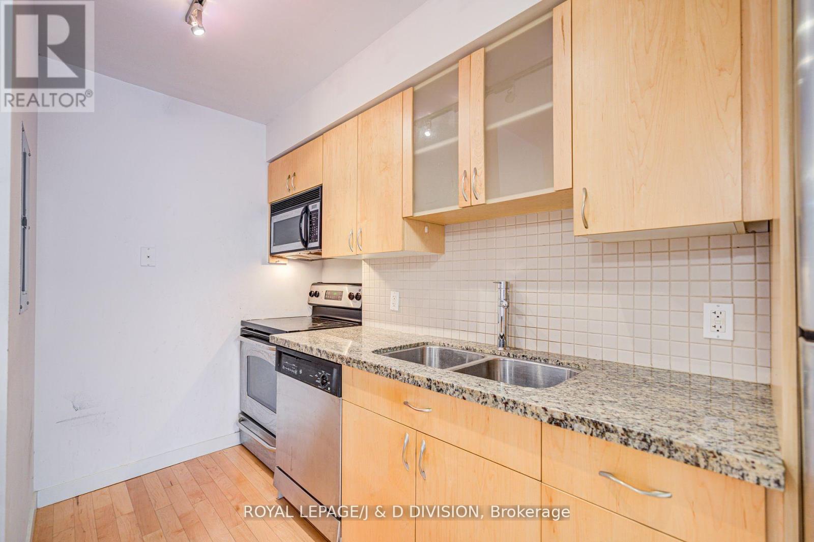 












425 - 1005 KING STREET W

,
Toronto,




Ontario
M6K3M8

