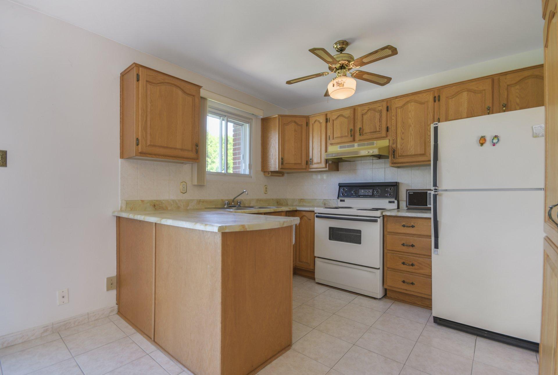 









321


Rue de Bourges

,
Laval (Laval-des-Rapides),




QC
H7N1H1

