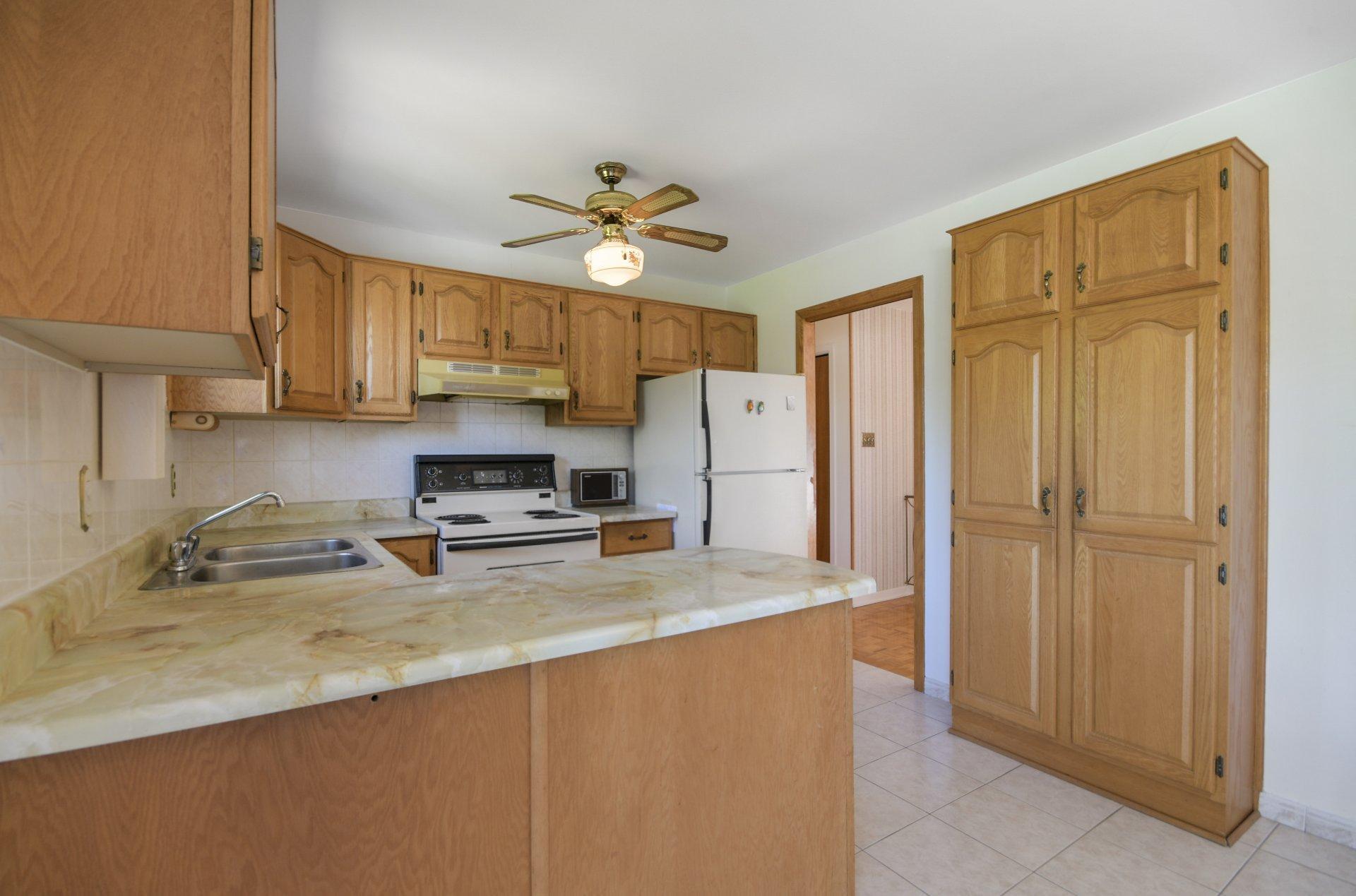 









321


Rue de Bourges

,
Laval (Laval-des-Rapides),




QC
H7N1H1

