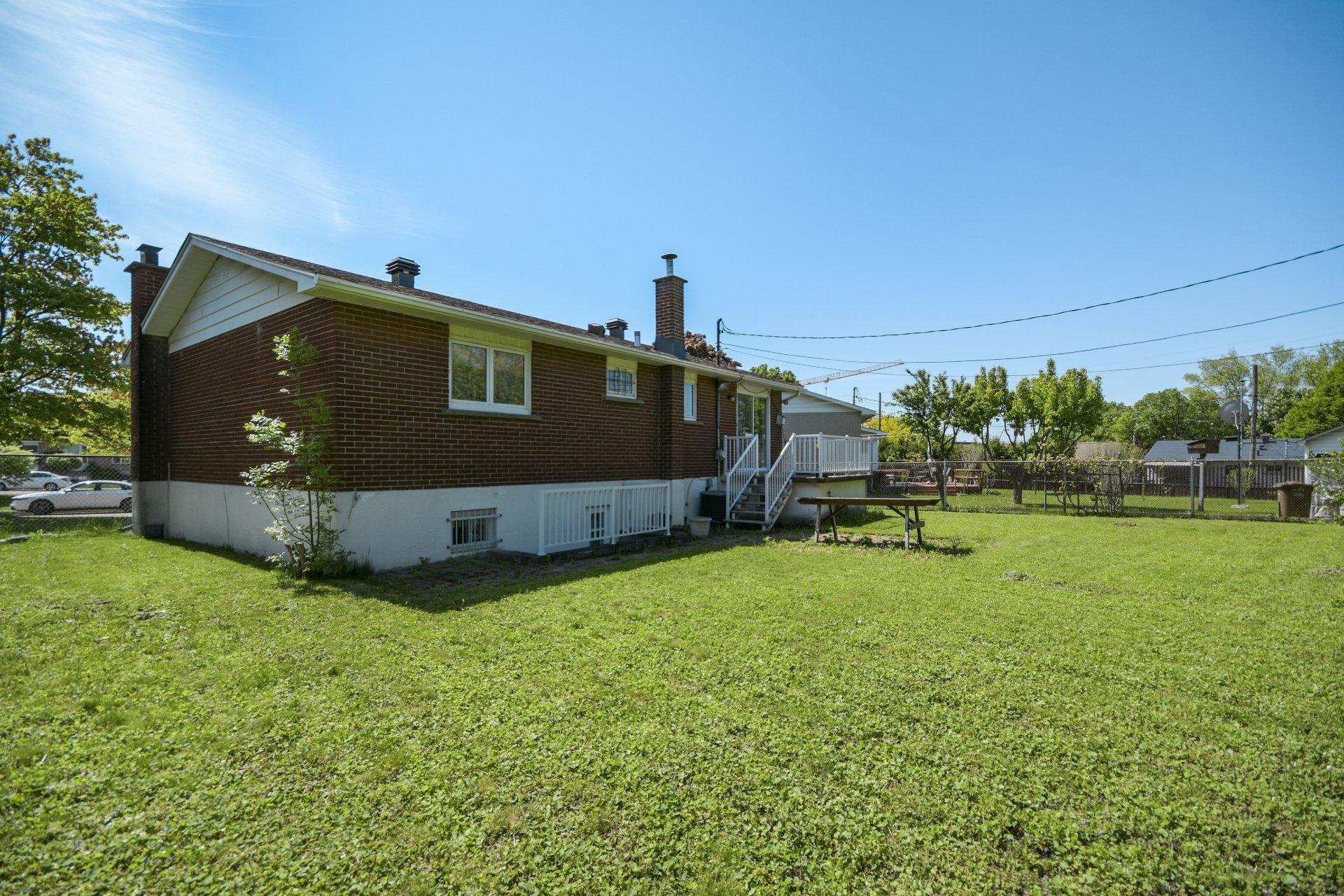 









321


Rue de Bourges

,
Laval (Laval-des-Rapides),




QC
H7N1H1

