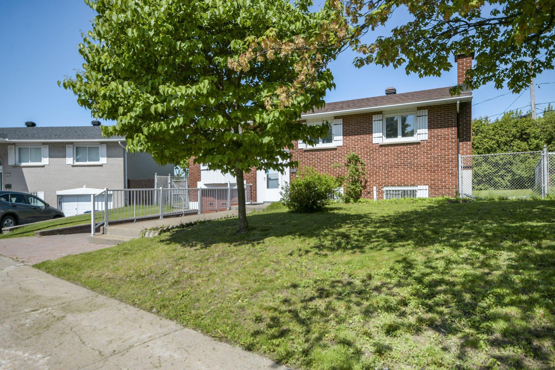 









321


Rue de Bourges

,
Laval (Laval-des-Rapides),




QC
H7N1H1


