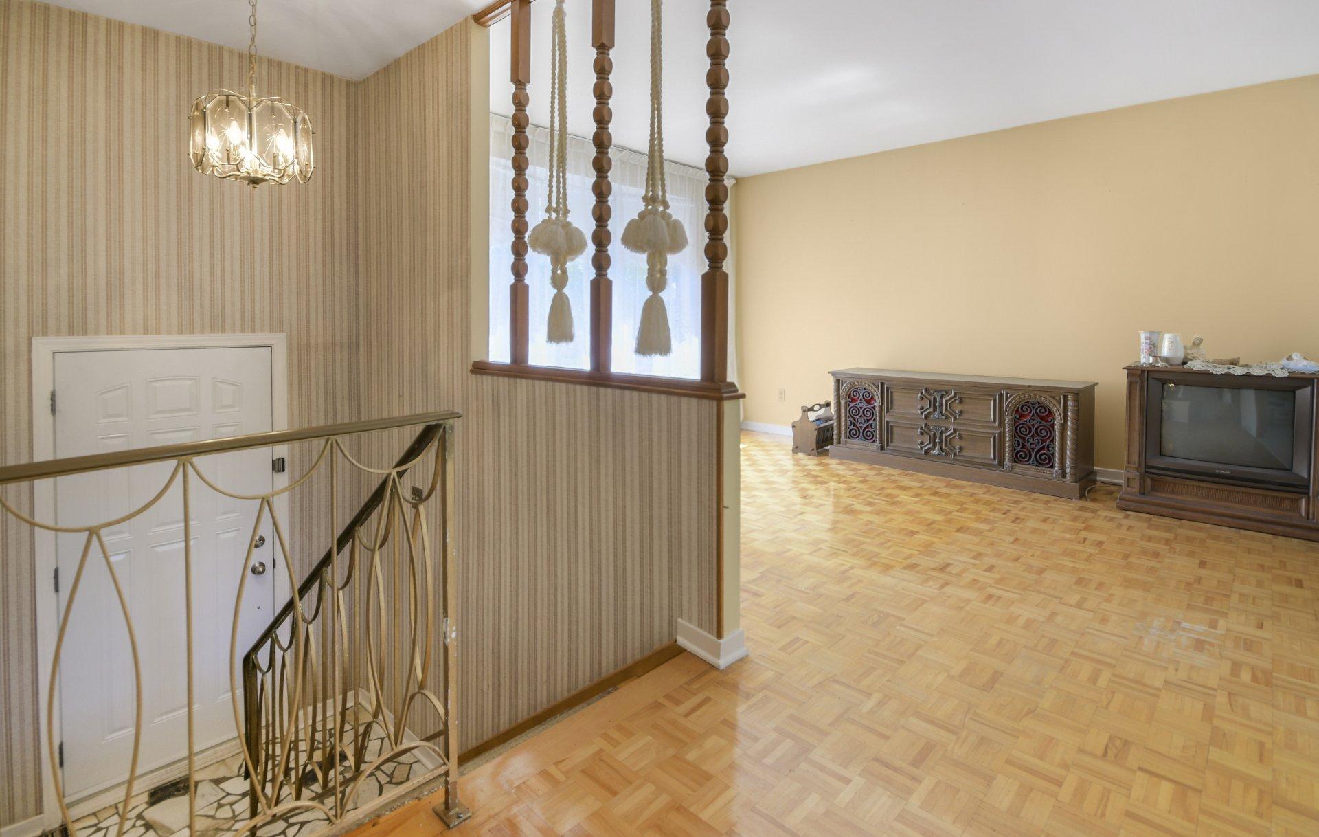 









321


Rue de Bourges

,
Laval (Laval-des-Rapides),




QC
H7N1H1

