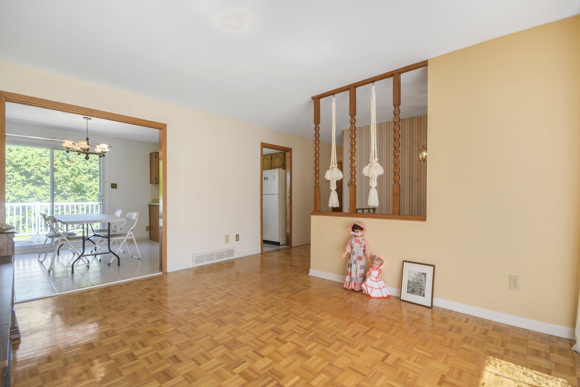 









321


Rue de Bourges

,
Laval (Laval-des-Rapides),




QC
H7N1H1

