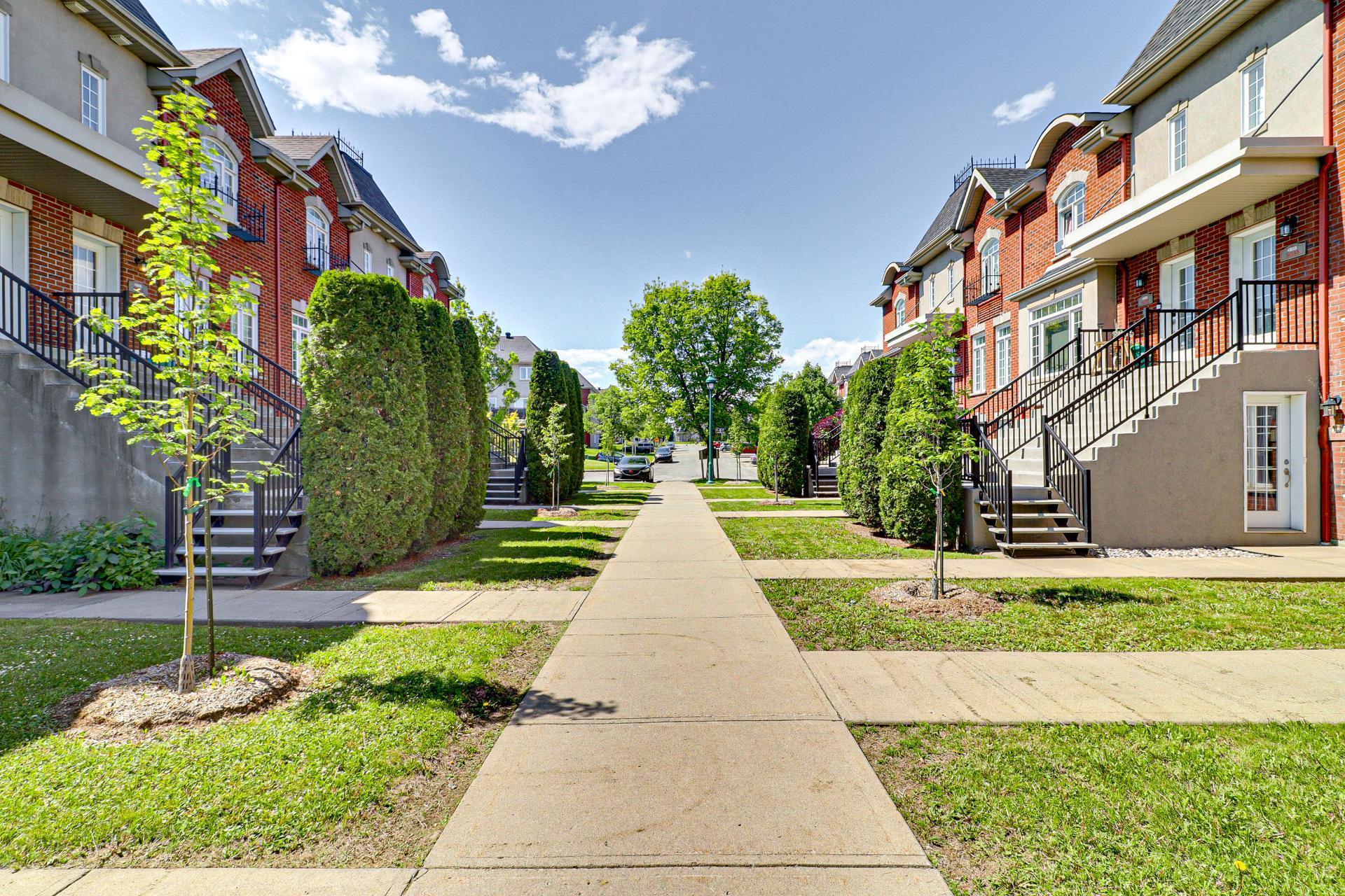 









8035


Boul. Lévesque E.

, 103,
Laval (Duvernay),




QC
H7A4J6

