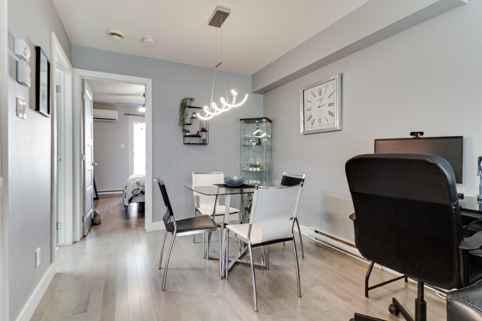 









8035


Boul. Lévesque E.

, 103,
Laval (Duvernay),




QC
H7A4J6

