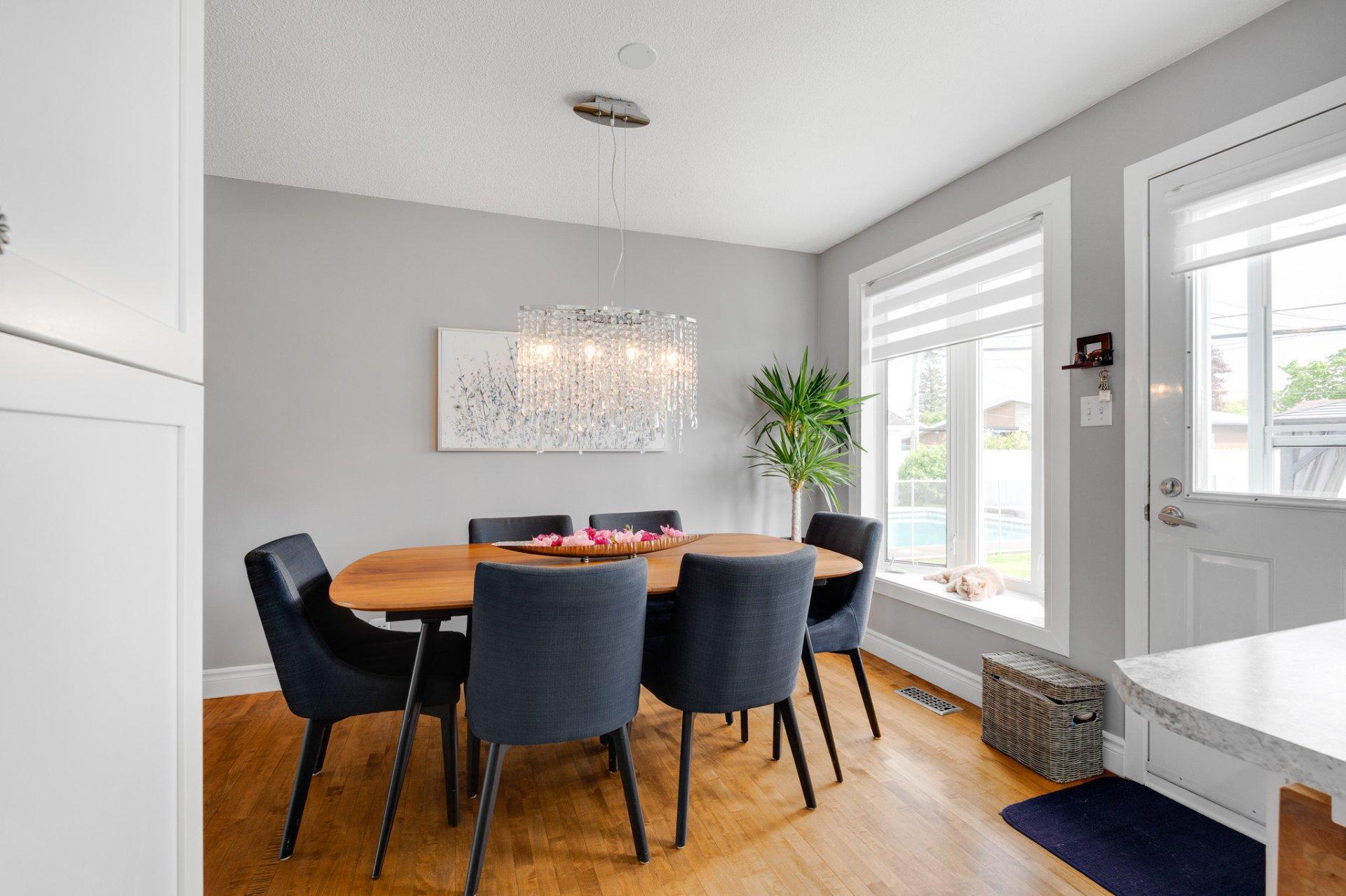 









13


Rue Monseigneur-Forbes

,
Gatineau (Gatineau),




QC
J8T1Y9

