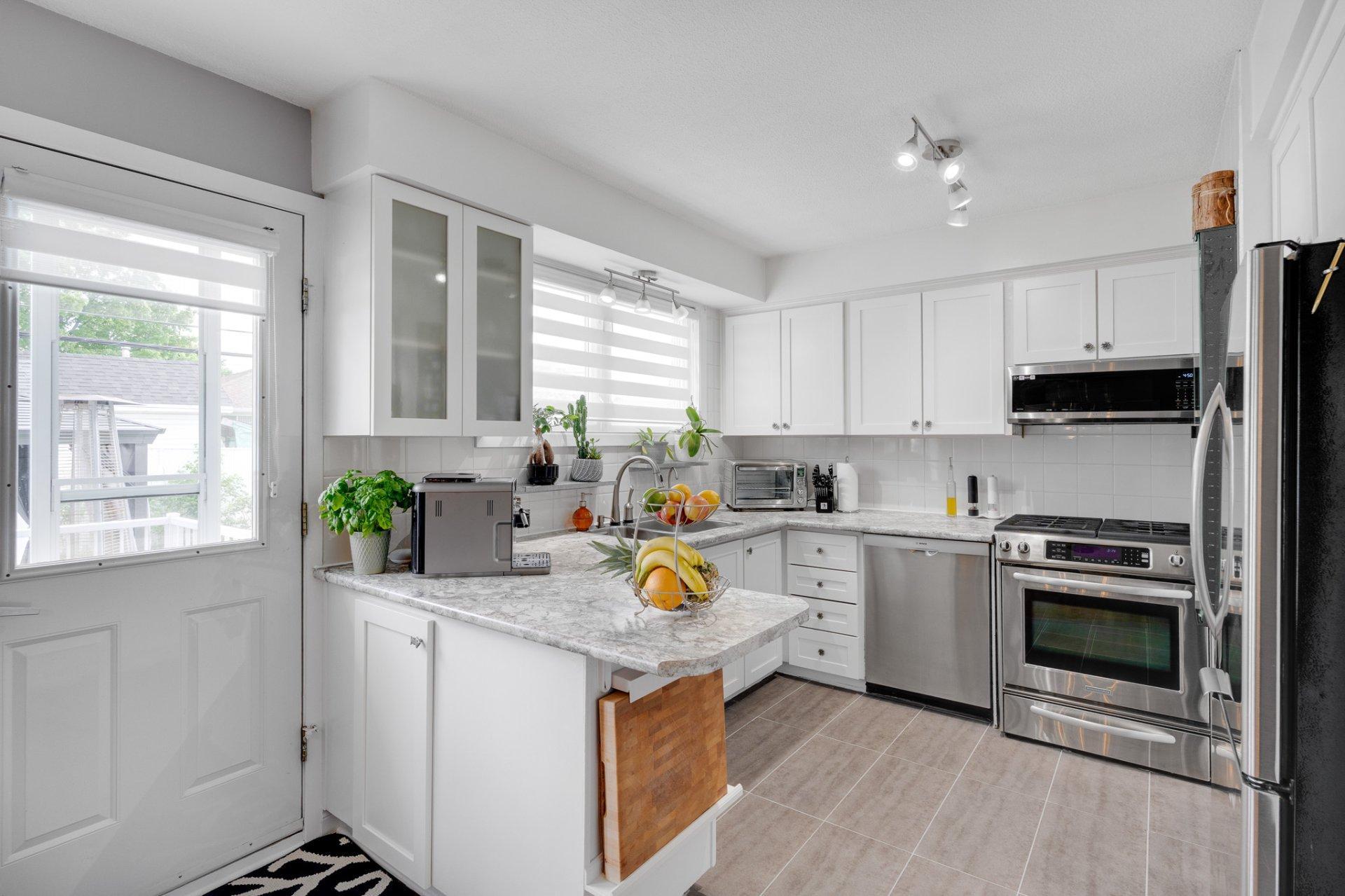 









13


Rue Monseigneur-Forbes

,
Gatineau (Gatineau),




QC
J8T1Y9

