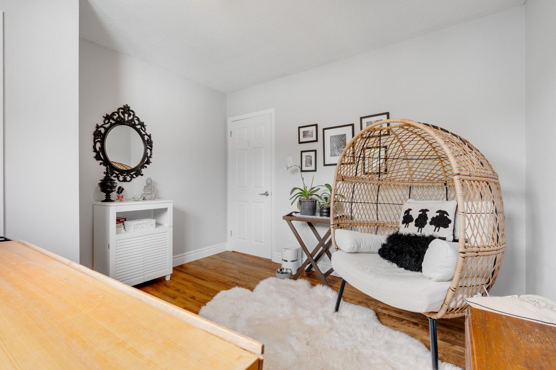 









13


Rue Monseigneur-Forbes

,
Gatineau (Gatineau),




QC
J8T1Y9

