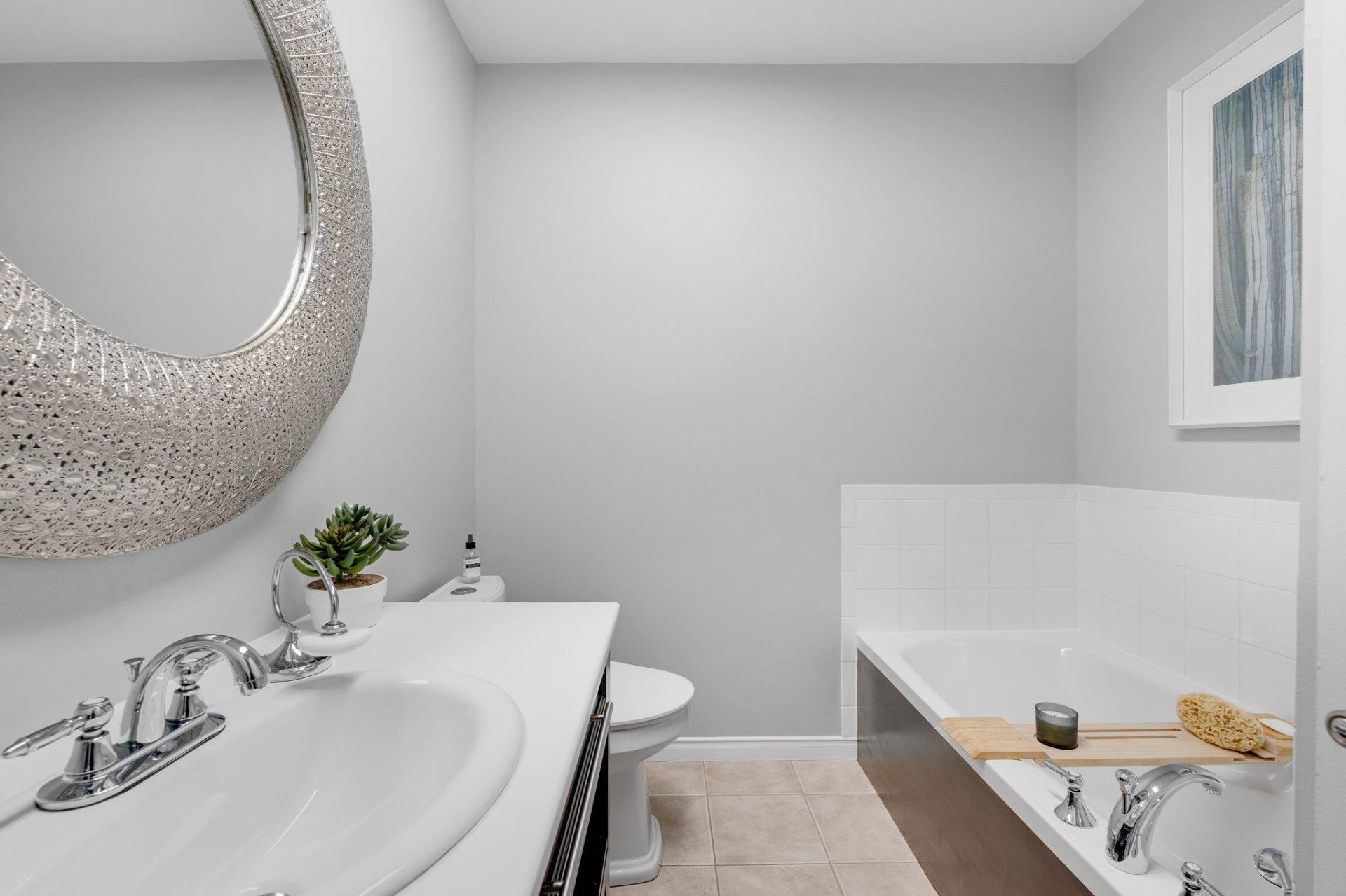 









13


Rue Monseigneur-Forbes

,
Gatineau (Gatineau),




QC
J8T1Y9

