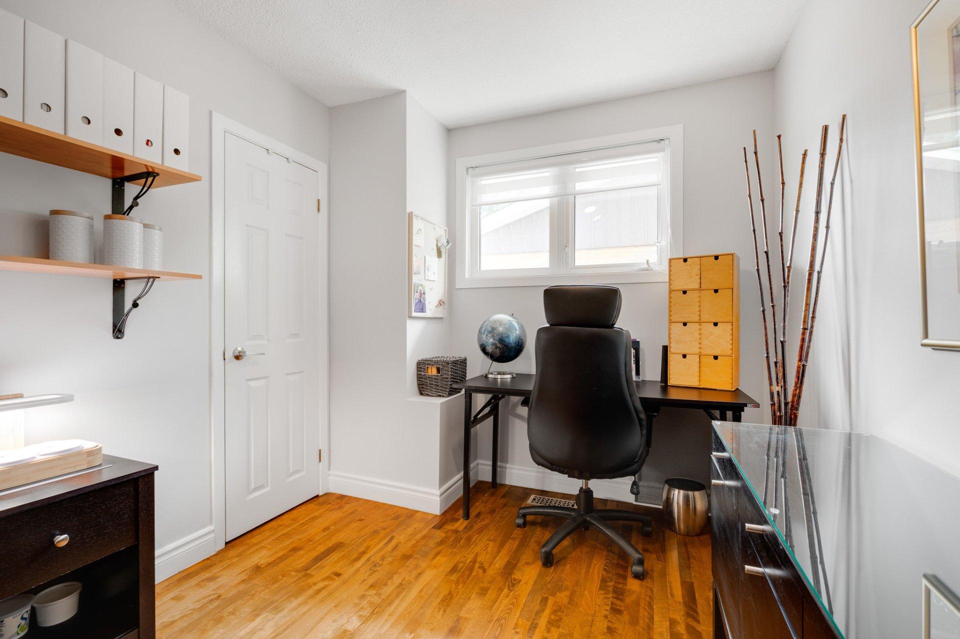 









13


Rue Monseigneur-Forbes

,
Gatineau (Gatineau),




QC
J8T1Y9

