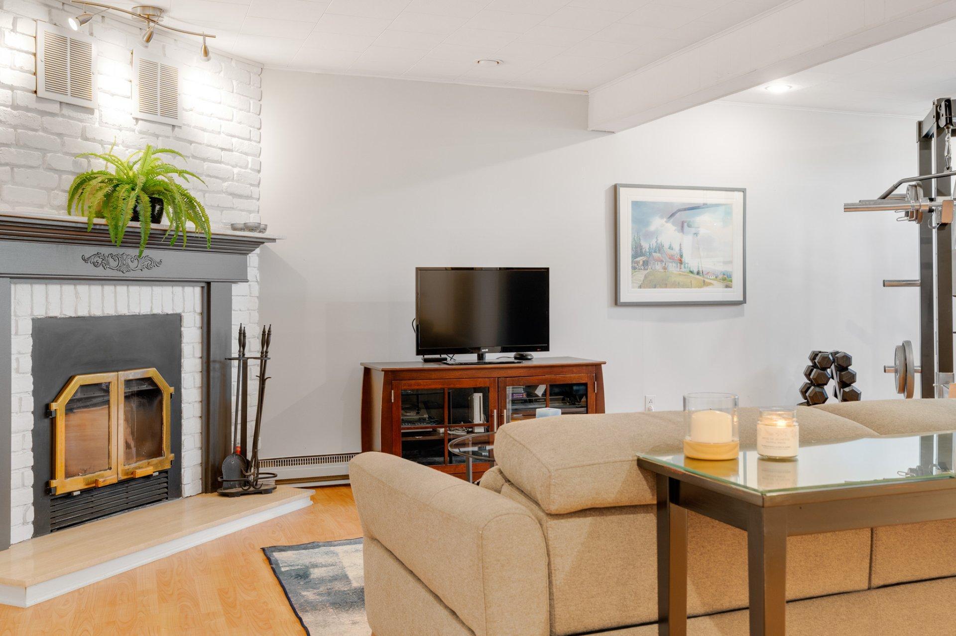 









13


Rue Monseigneur-Forbes

,
Gatineau (Gatineau),




QC
J8T1Y9

