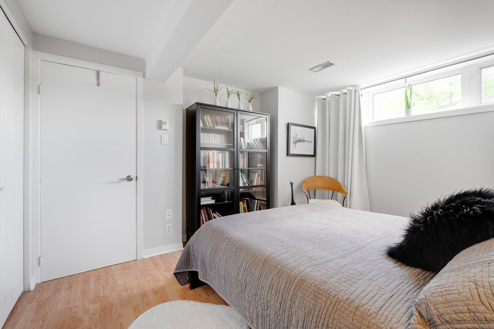









13


Rue Monseigneur-Forbes

,
Gatineau (Gatineau),




QC
J8T1Y9

