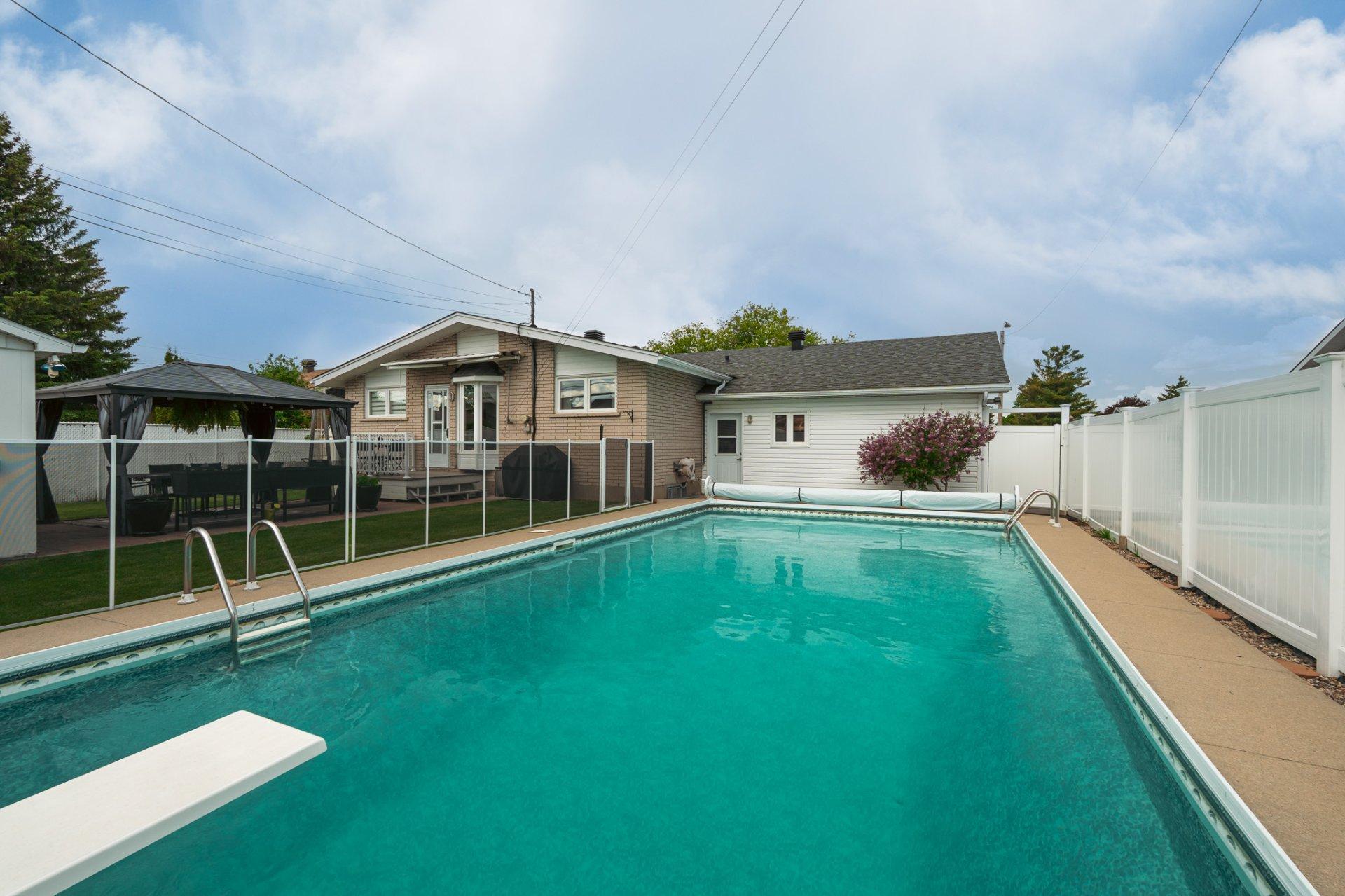 









13


Rue Monseigneur-Forbes

,
Gatineau (Gatineau),




QC
J8T1Y9

