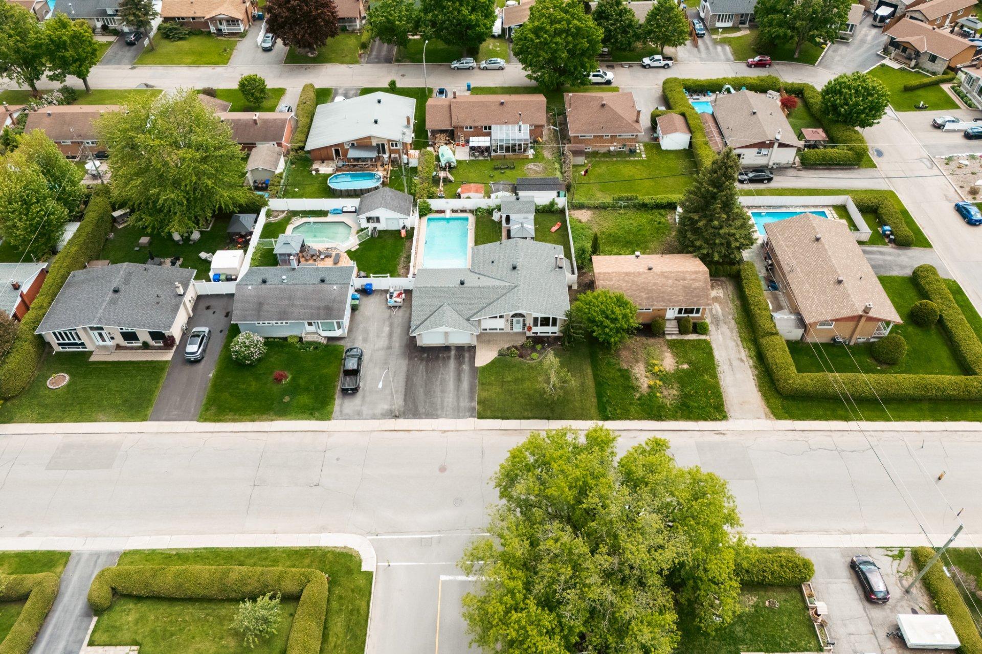 









13


Rue Monseigneur-Forbes

,
Gatineau (Gatineau),




QC
J8T1Y9

