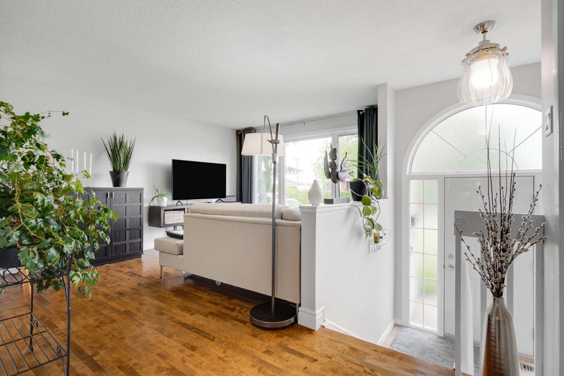 









13


Rue Monseigneur-Forbes

,
Gatineau (Gatineau),




QC
J8T1Y9

