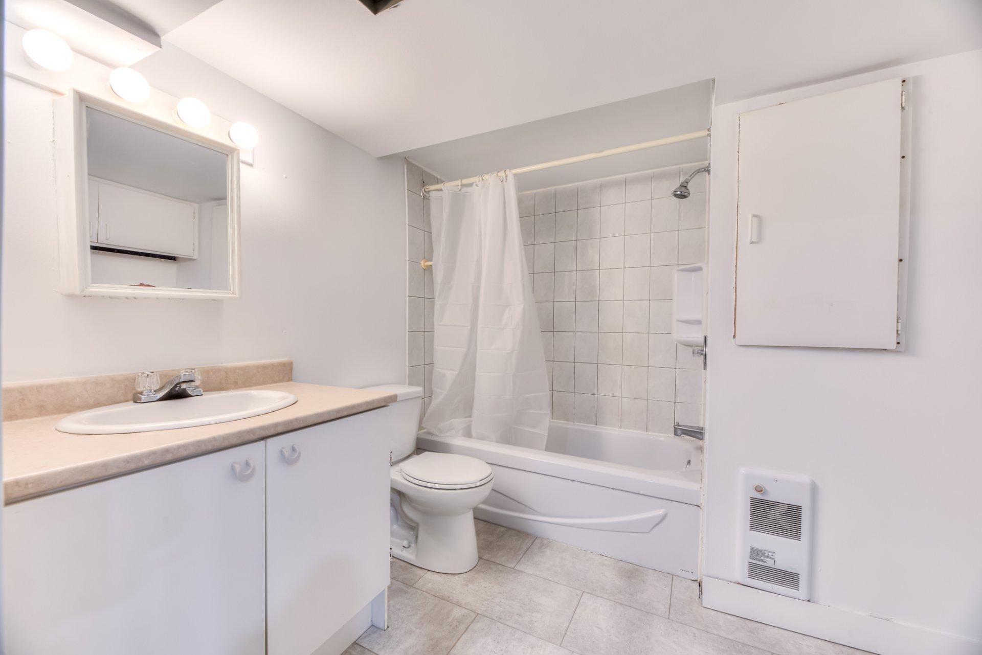 









26B


Rue Louis-Hébert

,
Sainte-Thérèse,




QC
J7E3W5

