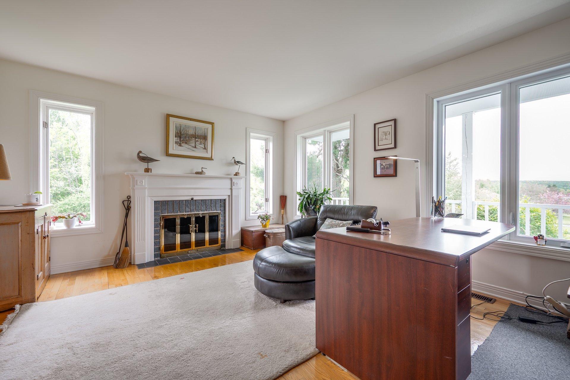 









76Z


Ch. Park

,
Rigaud,




QC
J0P1P0

