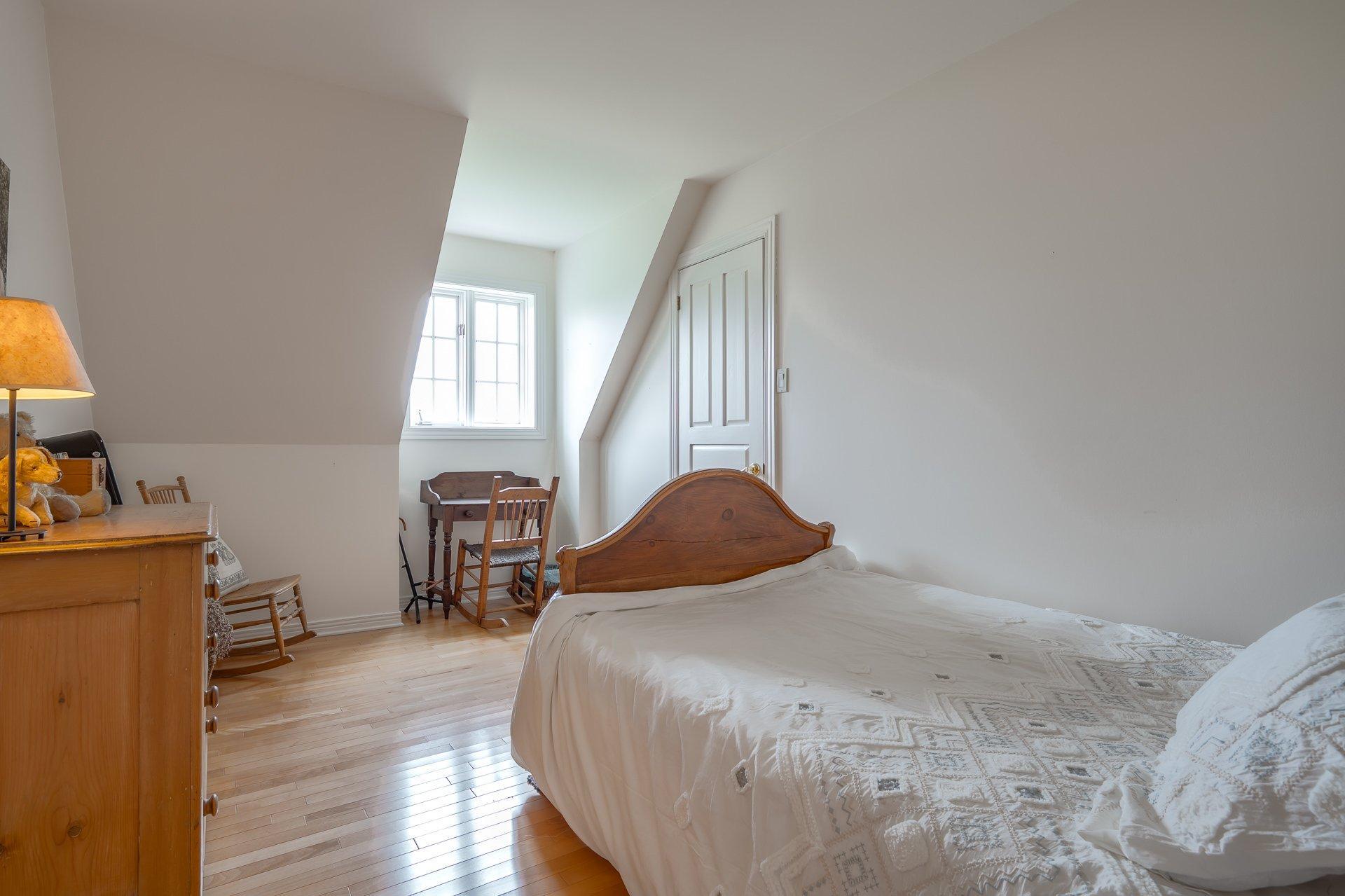 









76Z


Ch. Park

,
Rigaud,




QC
J0P1P0


